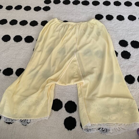 Vintage 60s Bloomers Yellow Sheer Chiffon Lace Lingerie Pettipants Boho Shorts - Picture 10 of 10